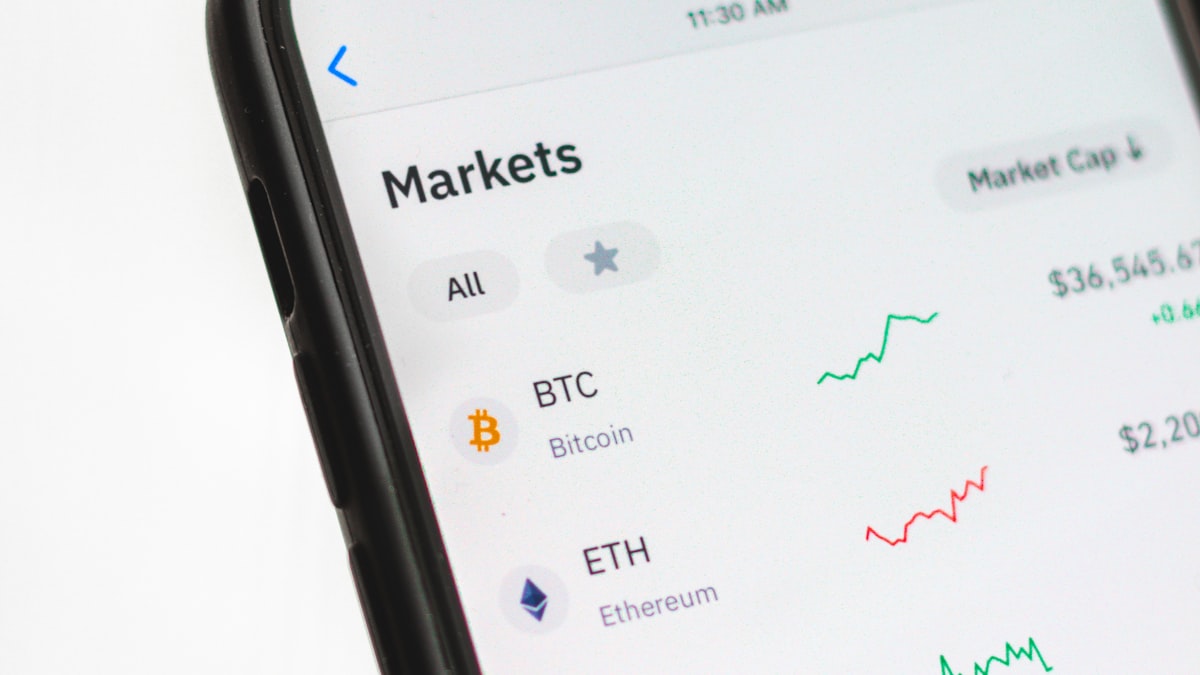 Piața cripto din România intră sub o supraveghere mult mai strictă odată cu aplicarea deplină a regulilor europene. (Imagine ilustrativă)